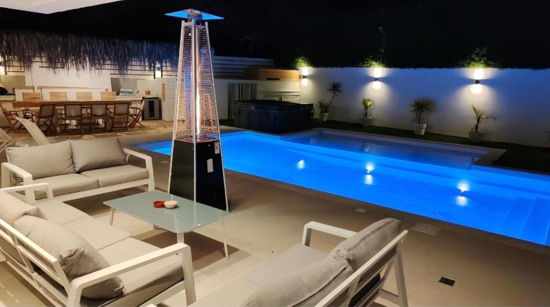 Villa Five Palms
